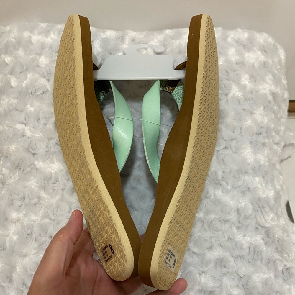 SOLD***Cobian Ladies Bethany Kealia Flip Flop Sandals in Seafoam Green - 8 - Picture 5 of 6